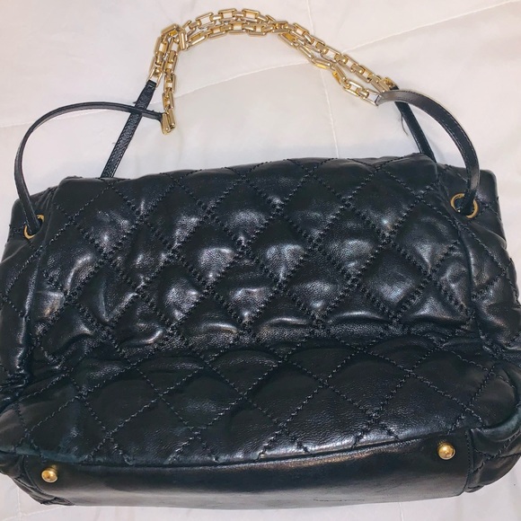 Chanel Black Quilted Leather Shoulder Bag - Picture 4 of 16